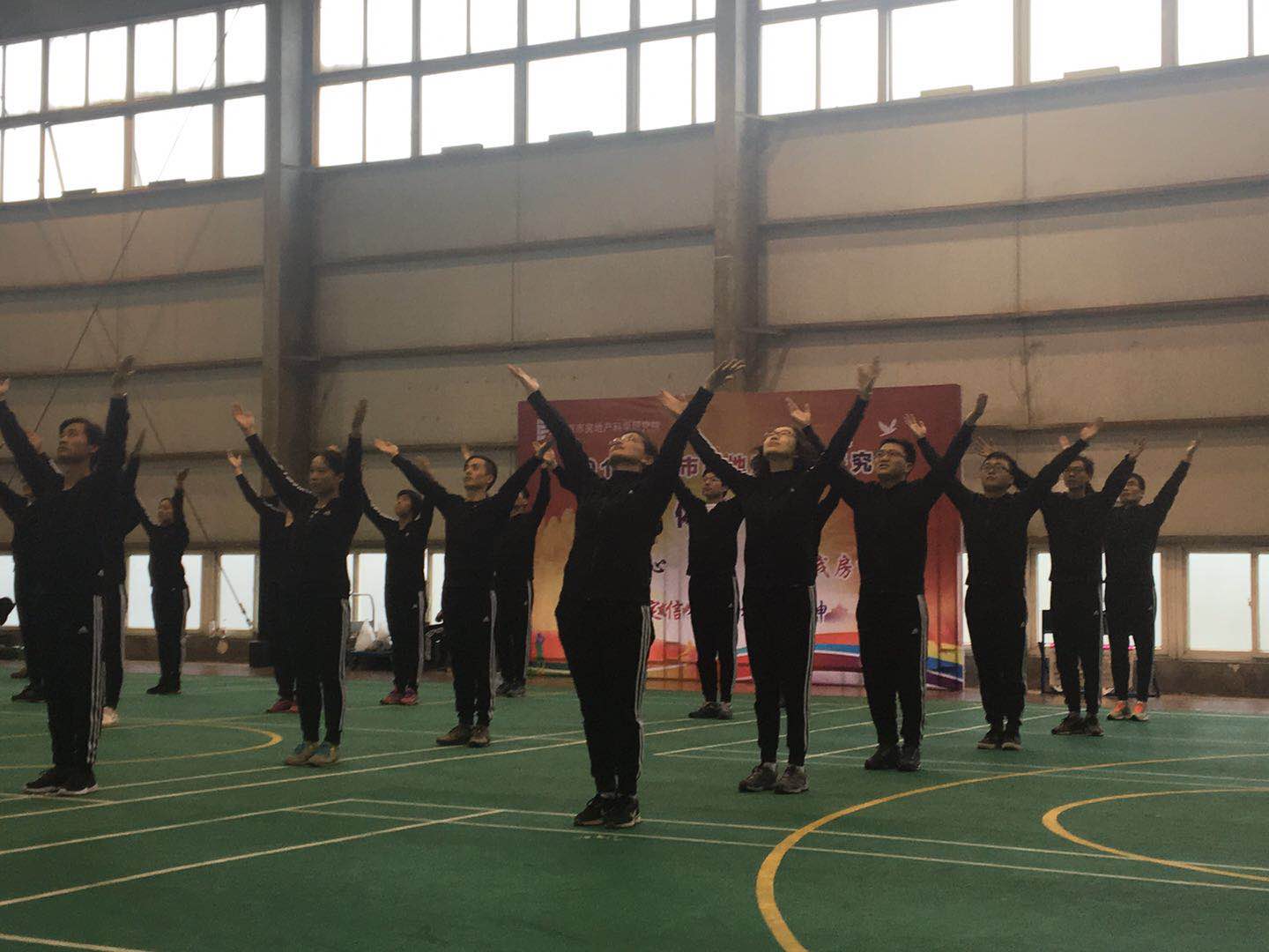 整齐划一的广播操 整齐划一的广播操